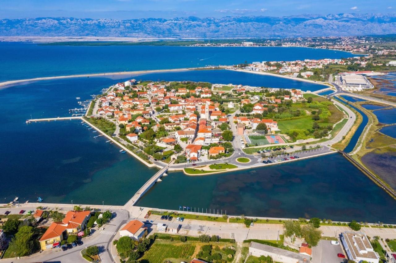 Apartments By The Sea Nin, Zadar - 12890 ภายนอก รูปภาพ